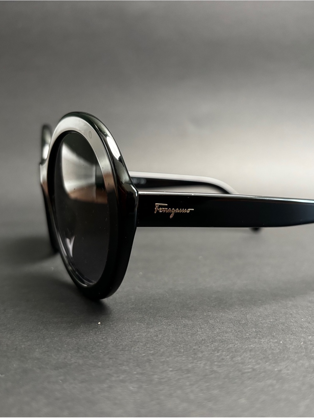 Classic Round Black Women’s Sunglasses - Picture 3 of 4